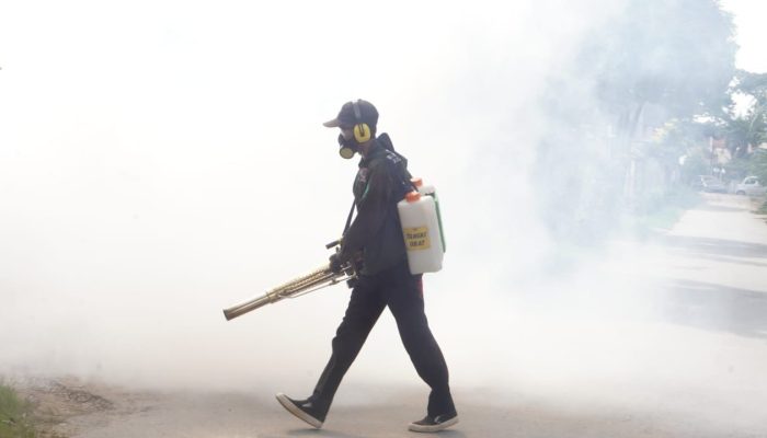 Kembali Lakukan Fogging untuk Cegah DBD, FPRB Sultra Sasar Kelurahan Korumba