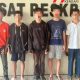 Kelompok remaja di Kendari yang diduga hendak melakukan tawuran saat diamankan di Mapolresta Kendari