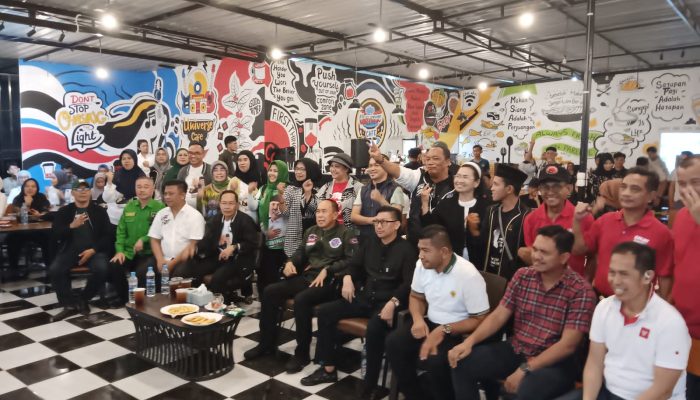 Nobar Debat Jilid 5 Capres TPD Ganjar-Mahfud di Sulawesi Tenggara Dihadiri Ratusan Simpatisan