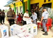 Polsek Moramo Utara Pastikan Pendistribusian Logistik Pemilu Aman dan Kondusif