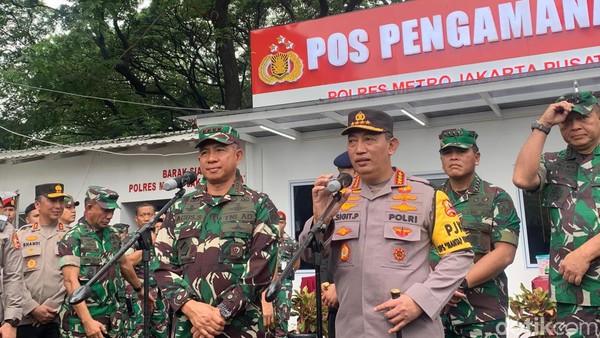 Panglima TNI Jenderal Agus Subiyanto dan Kapolri Jenderal Listyo Sigit Prabowo