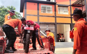 Tim Rescue SAR Kendari Diberangkatkan ke Kecamatan Moramo, Kabupaten Konawe Selatan untuk melakukan pencarian terhadap warga