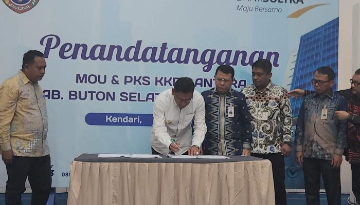 Pemkab Busel dan Bank Sultra Teken MoU Penerbitan Kartu Kredit Pemda