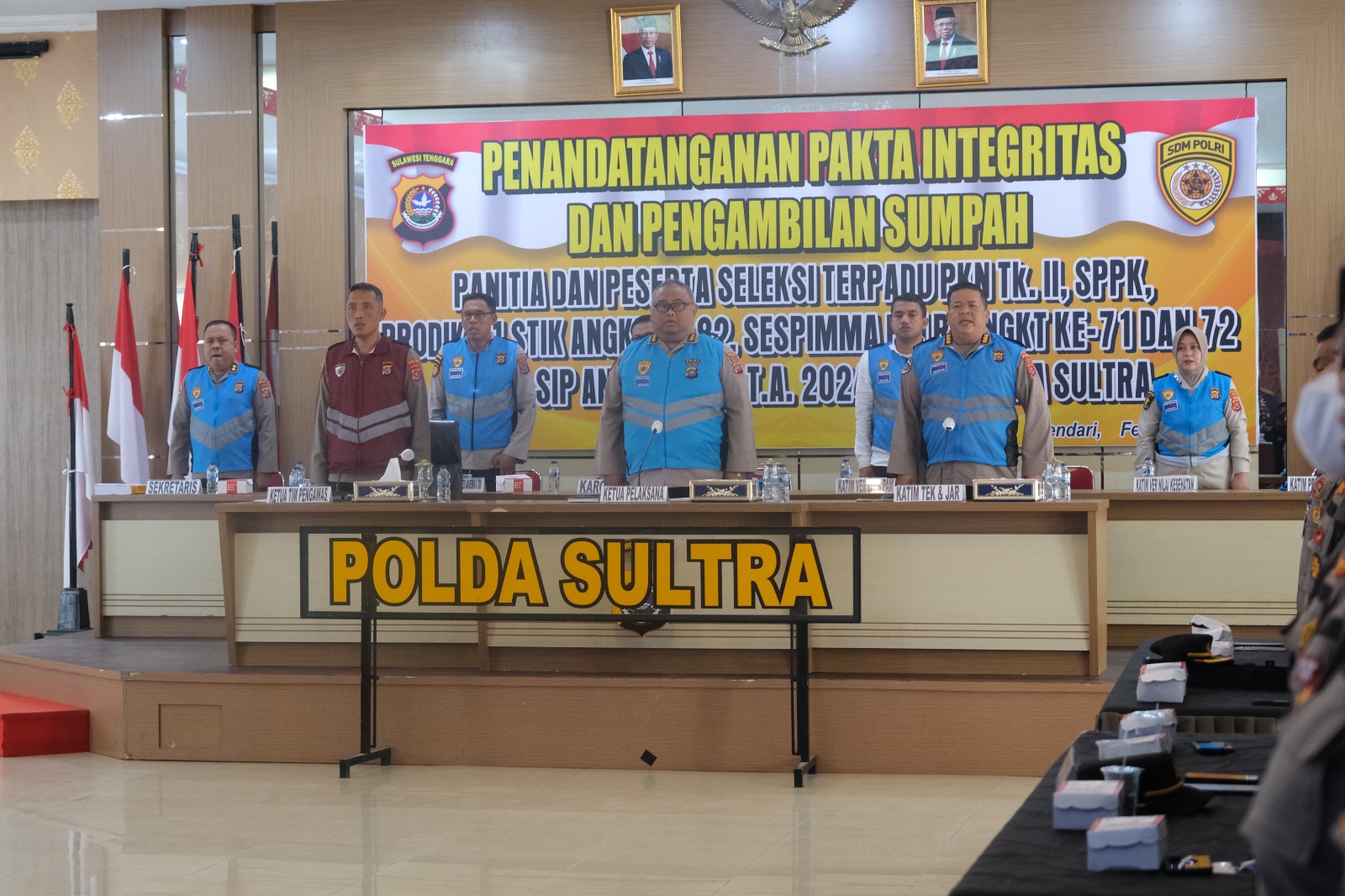 Polda Sultra ikut melaksanakan penandatanganan pakta integritas dan pengambilan sumpah panitia dan peserta yang digelar bersama Mabes Polri