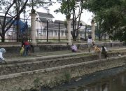Pemkot Kota Kendari Konsisten Laksanakan Karya Bakti di Titik-titik Rawan Banjir