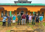 Sambut Ramadhan 1445 H, Pemdes Tapunggaya Bekerjasama PT. Antam Tbk. UBPN Konut Bersihkan Tempat Ibadah