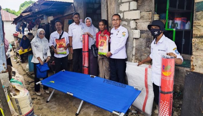 Dinsos Wakatobi Beri Bantuan Pada Warga Alami Kejadian Naas