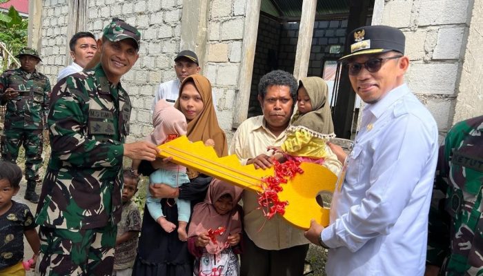 Kolaborasi bersama TNI, Pemkot Baubau Bedah 3 Rumah Warga Sorawolio