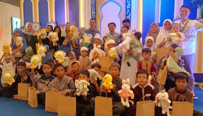 Berbagi Berkah Ramadan, The Park Kendari Ajak Puluhan Anak Panti Asuhan Bermain dan Bukber 