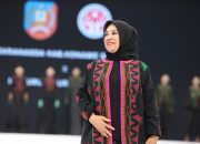 Gunakan Kain Tenunan Konsel, Ketua Dekranasda Konsel Tampil Memukau di Catwalk IFW 2024