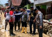Pemprov Sultra Gotong Royong Bersihkan Sampah dan Lumpur Pasca Banjir di Kampung Salo