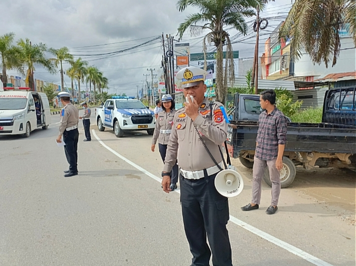 Sosialisasi Kamseltibcarlantas Ops Keselamatan Anoa Polda Sultra di Bundaran Tank Anduonohu