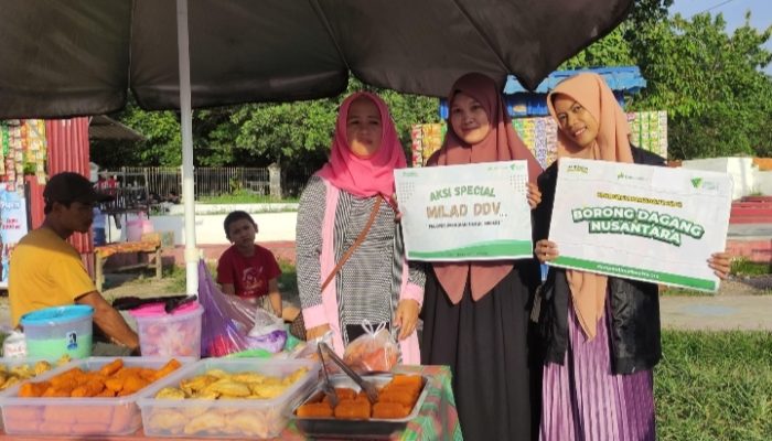 Milad 11 Tahun Pengabdian, Dompet Dhuafa Volunteer Sultra Bagikan Takjil di Kendari dan Konsel