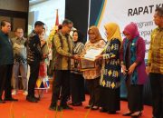 Pemkot Kendari Raih Penghargaan Akseptor Peserta Baru KB MKJP Terbanyak Tahun 2023