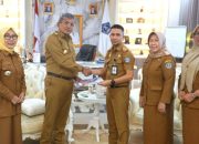 Pj Wali Kota Serahkan SK Plt Kadis Damkar Kota Kendari