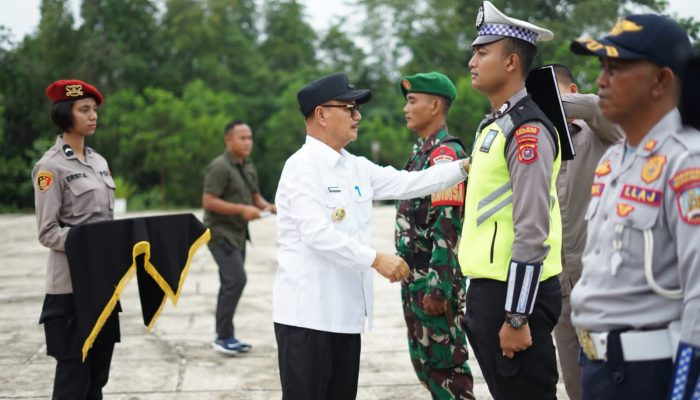 Bupati Konsel Pimpin Apel Gelar Pasukan Pengamanan Hari Raya Idul Fitri 2024