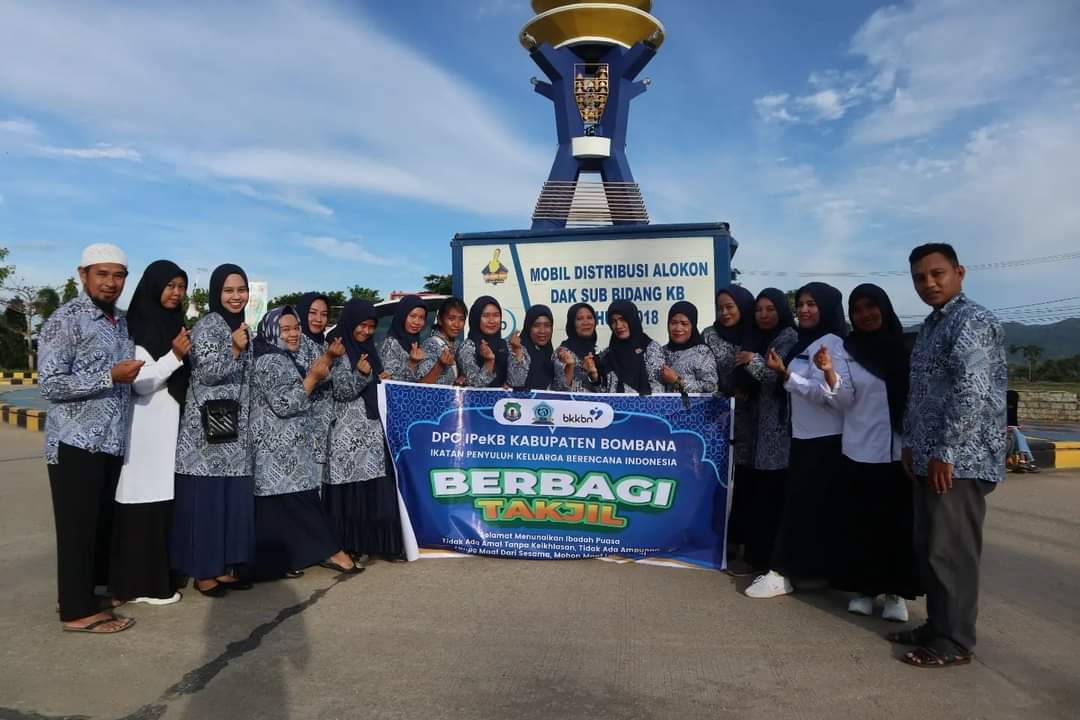 DPPKB bersama IpeKB Bombana berbagia Takjil