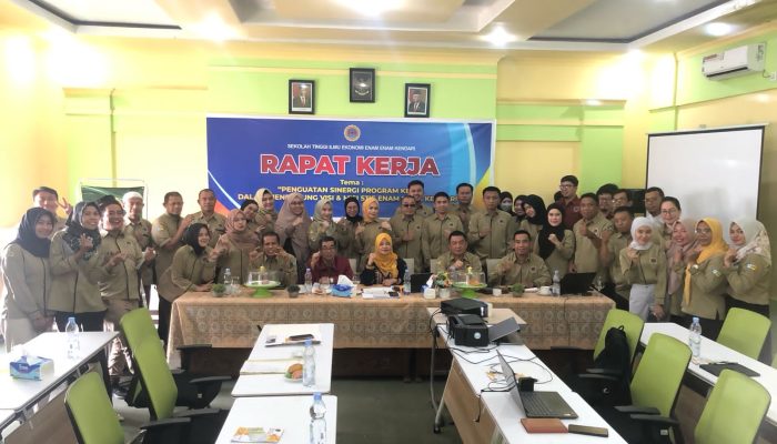 Perkokoh Sinergi Program Kerja untuk Mewujudkan Visi dan Misi, STIE Kendari Gelar Rapat Kerja Tahun 2024