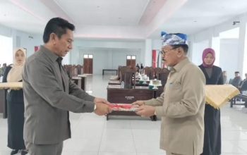 Penyerahan LKPJ Tahun 2023 Kabupaten Butur oleh Bupati, Muhammad Ridwan Zakariah kepada Ketua DPRD Butur