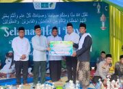 Bupati Konsel Serahkan Bantuan Ratusan Juta ke Pondok Pesantren Minhajut Thullab di Acara Halal Bihalal 