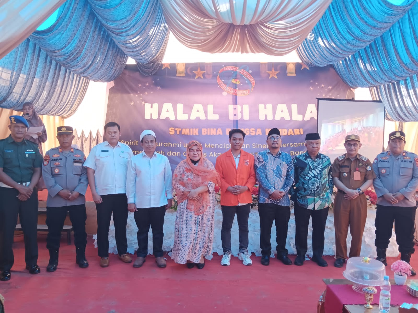 Halal Bihalal di Halaman Kampus STIMIK Bina Bangsa Kendari