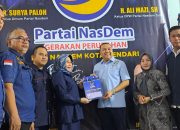 Maju Pilwakot Kendari 2024, AJP Kembalikan Formulir Pendaftaran ke Partai NasDem