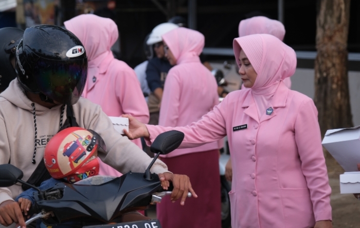 Yayasan Kemala Bhayangkari Sultra Berbagi Kebahagiaan di Bulan Ramadhan,