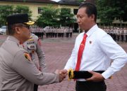 Wakapolda Sultra Berikan Reward Bagi Personel Berprestasi