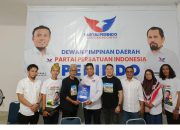 Asmawa Tosepu Ambil Formulir Pendaftaran Pilkada Kendari di Perindo