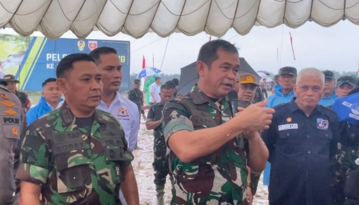 Tanggapi Persoalan Banjir di Wilayah Sulawesi, KSAD Tegaskan TNI Siap Berikan Bantuan