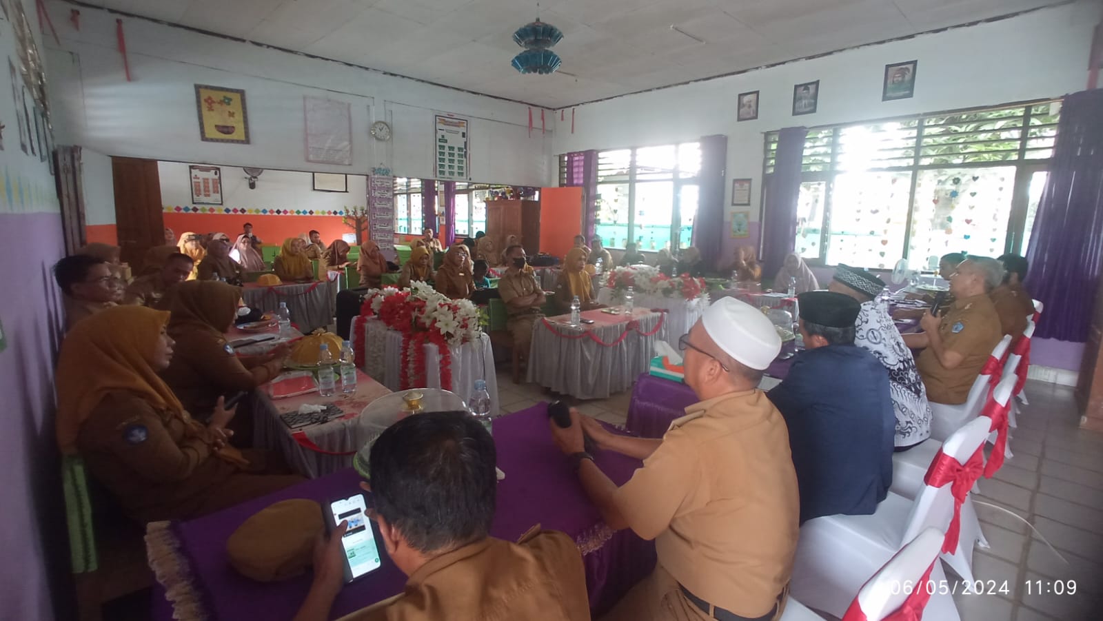 Suasana rapat di SDN 96 Kendari