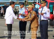 Bupati Konawe Selatan Lepas Keberangkatan Presiden Jokowi saat Bertolak ke Muna dan Muna Barat