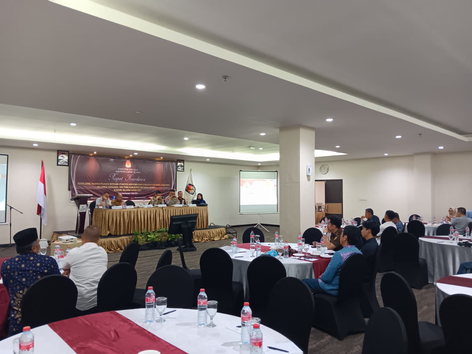 Sosialisasi tahapan Pemilihan Kepala Daerah (Pilkada) bersama stakeholder pada pemilihan Gubernur dan wakil Gubernur Sulawesi Tenggara (Sultra) dan pemilihan Bupati dan dan wakil Bupati Konsel tahun 2024