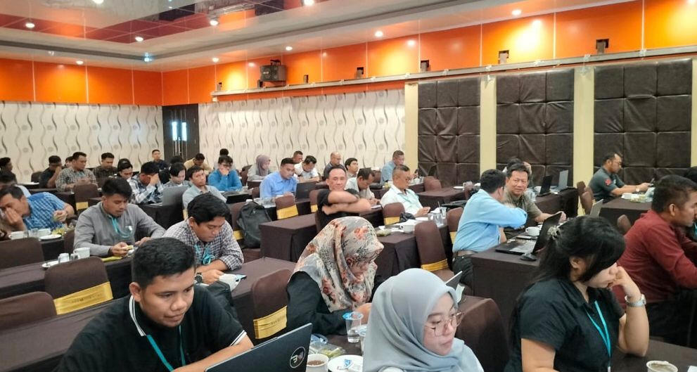 Suasana sosialisasi program penilaian peningkatan kerja perusahaan dalam pengelolaan lingkungan hidup (Proper) dan sistem informasi pelaporan elektronik (Simpel)