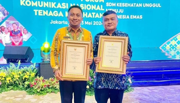 DPMPTSP Kendari Raih Penghargaan di Forum Komunikasi Nasional Nakes 2024