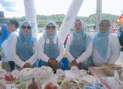 Ikuti Lomba Mosolori, Dinas Dalduk dan KB Kendari Tampilkan Menu Khas Daerah Kota Kendari