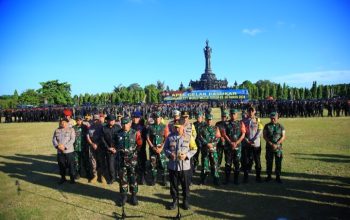 TNI dan Polri menggelar apel gelar pasukan terkait pengamanan event Konferensi Tingkat Tinggi (KTT) World Water Forum (WWF) ke-10