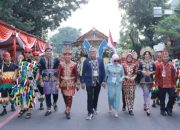 Moment Parade Mobil Hias di Solo, Kendari Perkenalkan Kearifan Budaya Lokal