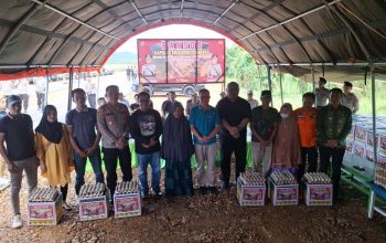Penyaluran Bantuan Sosial untuk warga terdampak banjir di Kabupaten Konawe Utara
