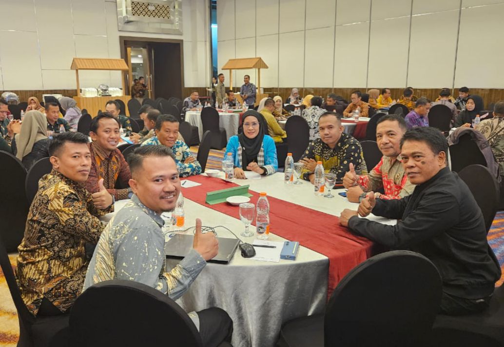 Jajaran Kantor Pertanahan Konawe Selatan saat mengikuti sosialisasi percepatan sertifikasi tanah aset instansi pemerintah pusat, daerah, dan desa secara elektronik diselenggarakan Kantor Wilayah Badan Pertanahan Nasional Sulawesi Tenggara