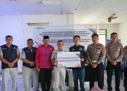 Jasa Raharja Sultra Salurkan Bantuan Pupuk Kepada Masyarakat Kelurahan Tawanga Kabupaten Konawe