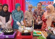 Demi Turunkan Angka Stunting, Istri Pj Bupati Busel Ikuti Masak di Dashat