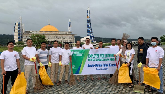 Hari Lingkungan Hidup 2024, BPJAMSOSTEK Kendari Bersih-Bersih Teluk Kendari