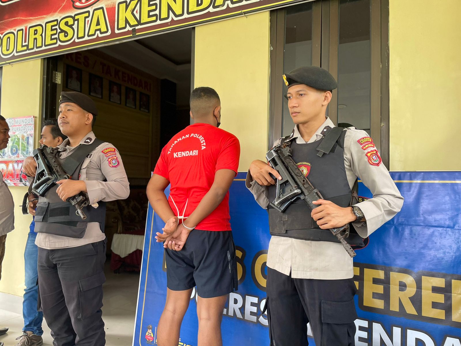 Tersangka berinisial MZ, kurir pengantar sabu-sabu seberat 1,35 kg