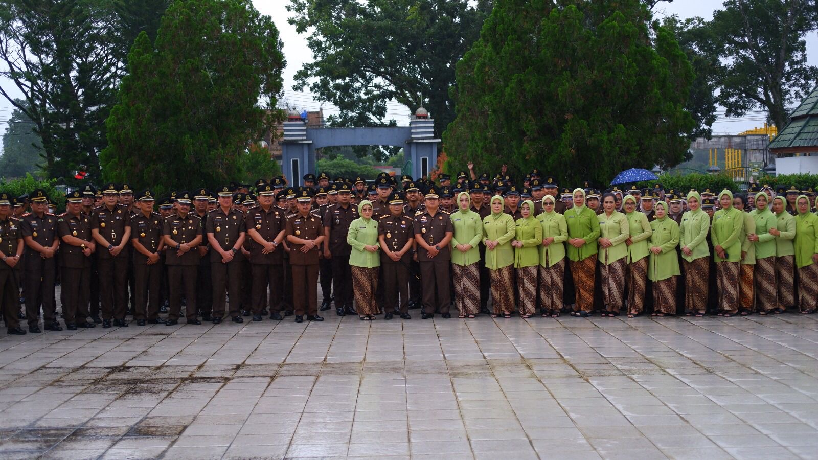 Kejati Sultra Ziarah di Taman Makam Pahlawan (TMP) Watubangga untuk memperingati Hari Bhakti Adhyaksa (HBA) ke-64