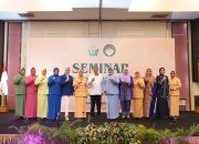 Asisten I Buka Seminar Dharma Wanita Persatuan Sultra “Membangun Kepribadian Positif”