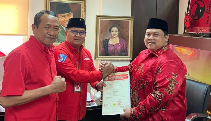 Pilwali Kota Kendari 2024: Paslon Yudhi-Nirna Terima B1KWK PDIP