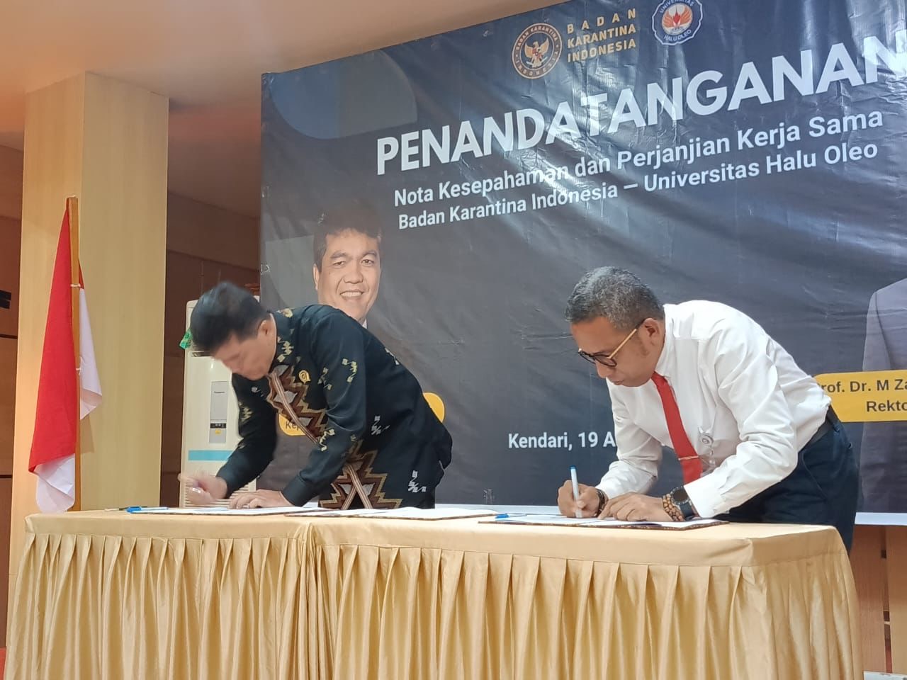 Kepala Barantin dan Rektor UHO Kendari melakukan Penandatanganan MoU peningkatan kualitas komoditas ekspor di Sultra