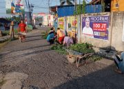 Aparat Pemerintah Bersama Warga Kelurahan Mandonga Kendari Sambut HUT ke-79 RI dengan Kegiatan Kebersihan Lingkungan