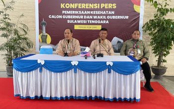 Konferensi pers Paslon Ruksamin-Sjafei Kahar